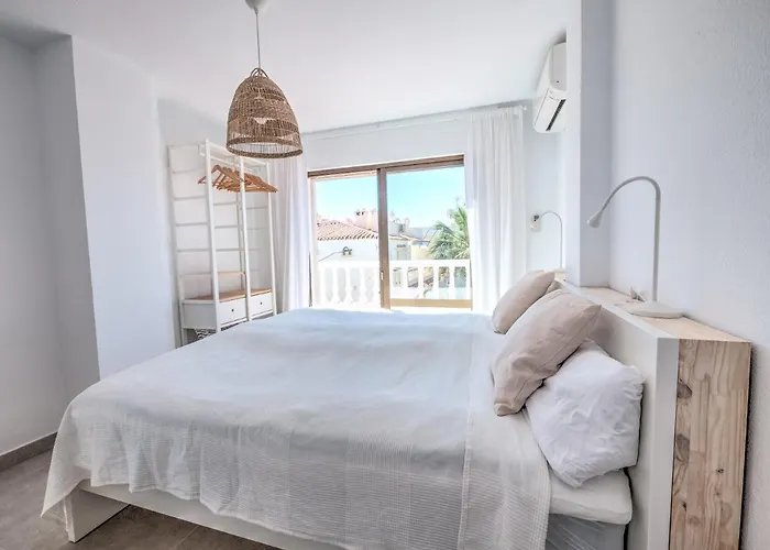 Penthouse With Roof Terrace In Parador, * 네르하