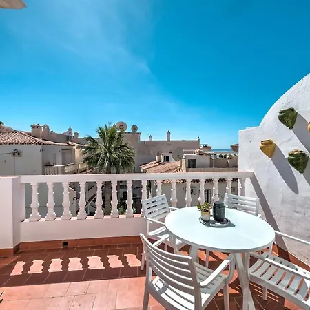 Penthouse With Roof Terrace In Parador, Apartman