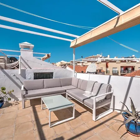شقة Penthouse With Roof Terrace In Parador,
