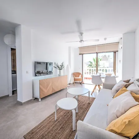 Апартаменти Penthouse With Roof Terrace In Parador, Нерха