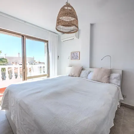 Penthouse With Roof Terrace In Parador,