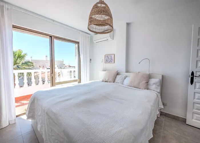 Penthouse With Roof Terrace In Parador,