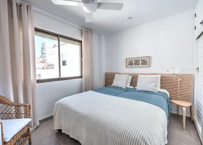 アパート Penthouse With Roof Terrace In Parador, ネルハ